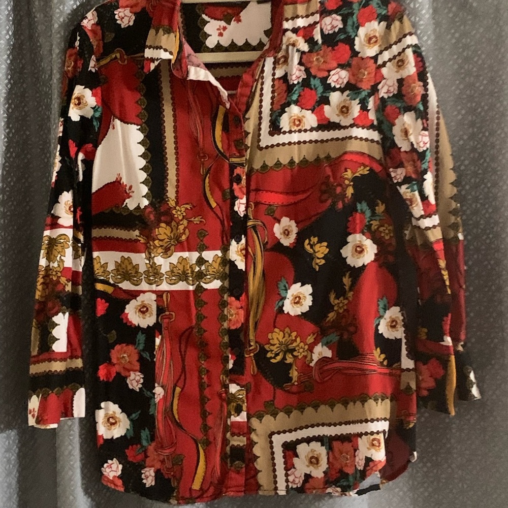 NY Co colorful shirt. Very soft material and comfortable